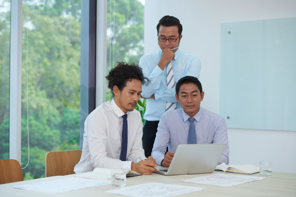 Staff Finance : Definisi, Gaji, Skill yang Diperlukan, dan Tugas Tanggung Jawabnya