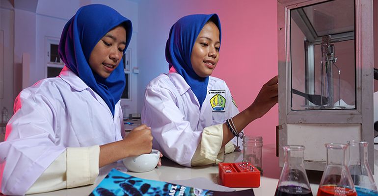 SMK Jurusan Farmasi Industri : Pengertian, Apa yang Dipelajari, dan Prospek Kerja