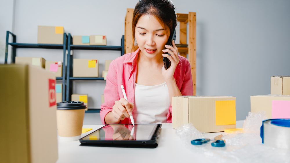 Admin E-Commerce : Definisi, Gaji, Skill yang Diperlukan, dan Tugas Tanggung Jawabnya