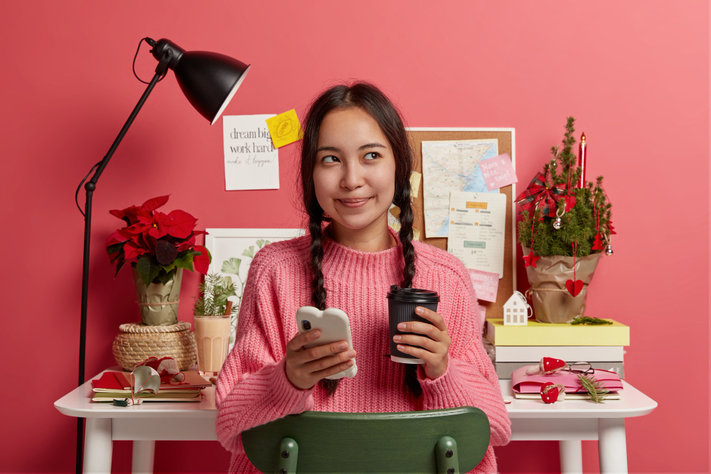 Social Media Specialist : Definisi, Gaji, Jenjang Karier, dan Tugas Tanggung Jawabnya