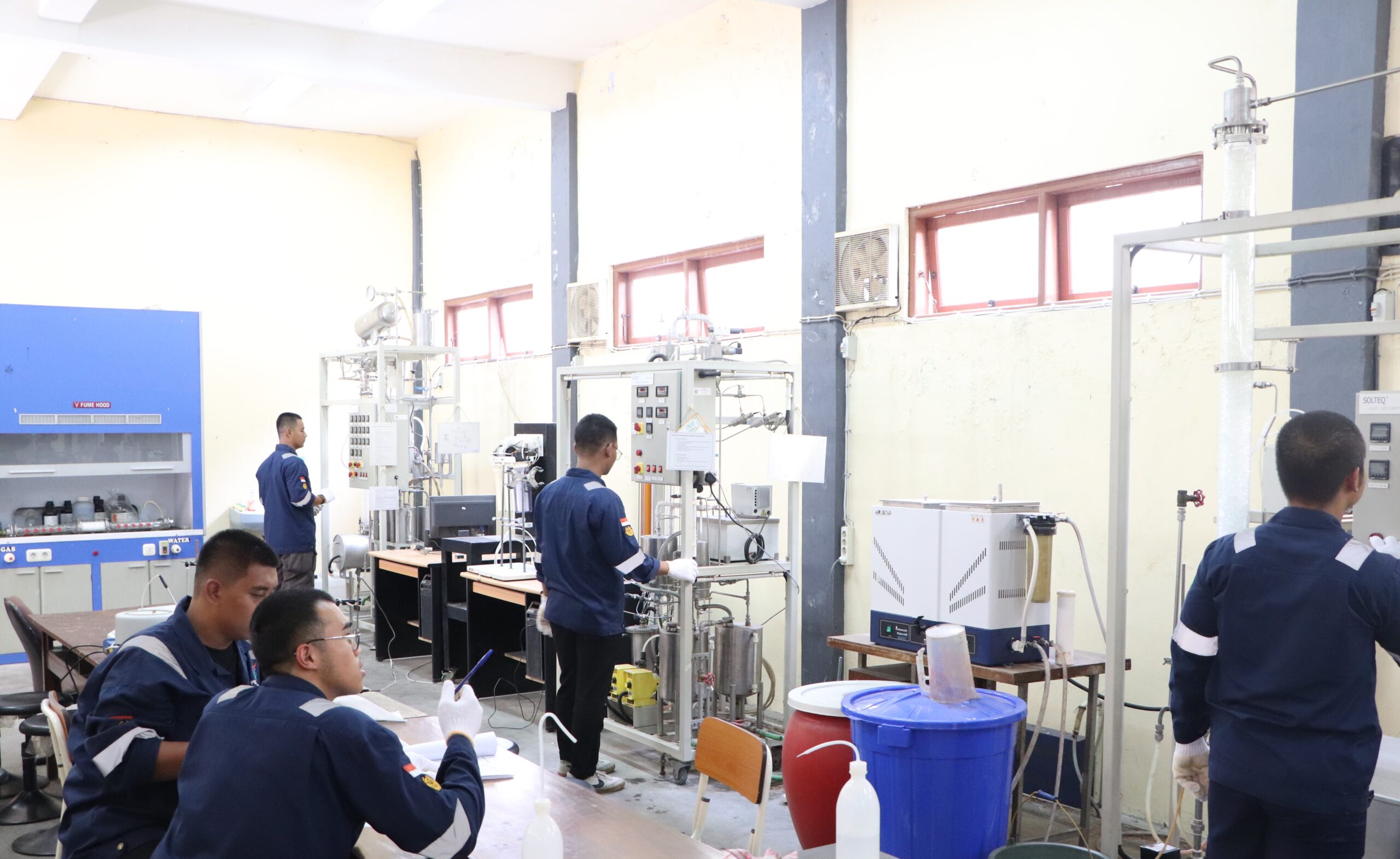 SMK Jurusan Teknik Pengolahan Minyak, Gas dan Petrokimia: Pengertian, Apa yang Dipelajari, dan Prospek Kerja