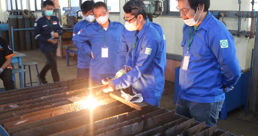 SMK Jurusan Teknik Pengelasan Kapal: Pengertian, Apa yang Dipelajari, dan Prospek Kerja