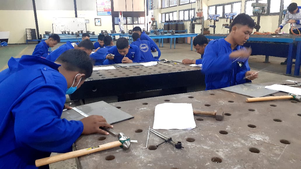 SMK Jurusan Teknik Konstruksi Kapal Non Baja: Pengertian, Apa yang Dipelajari, dan Prosepek Kerja