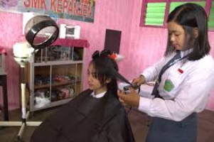 SMK Jurusan Tata Kecantikan Kulit dan Rambut : Pengertian, Apa yang Dipelajari, dan Prospek Kerja
