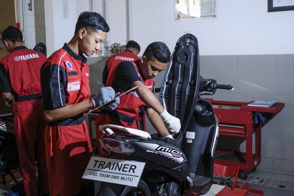 SMK Jurusan Teknik dan Bisnis Sepeda Motor : Pengertian, Apa yang Dipelajari, dan Prospek Kerja