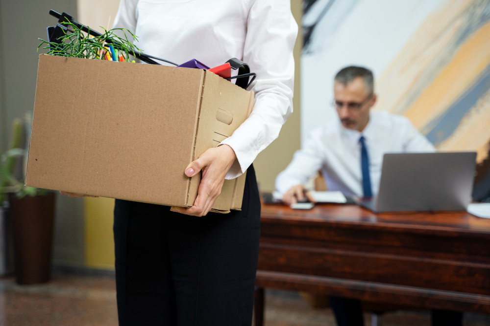 Mengenal Istilah Garden Leave : Kelebihan dan Kekurangannya