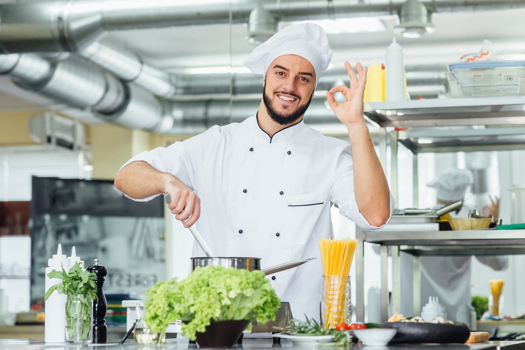 Kitchen Staff : Gaji, Skill yang Diperlukan, dan Tugas Tanggung Jawabnya