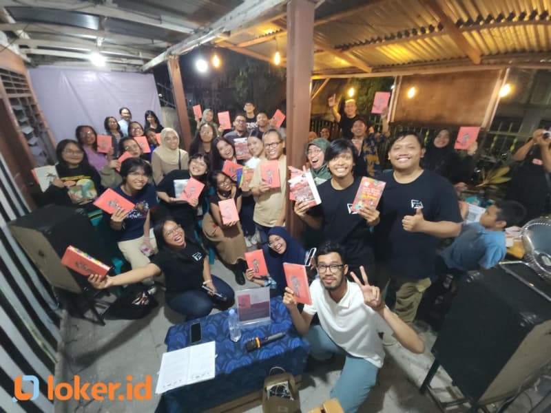 profesi-content-creator-eka-dalanta-di-acara-diskusi-buku-tahun-2024-800x600