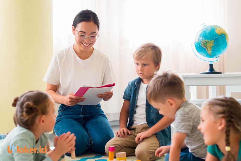 Guru Daycare: Gaji, Skill yang Diperlukan, dan Tugas Tanggung Jawabnya