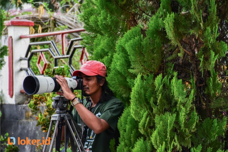 pengalaman-hidup-saddam-husein-fotografer-konservasi-alam-tahun-2024