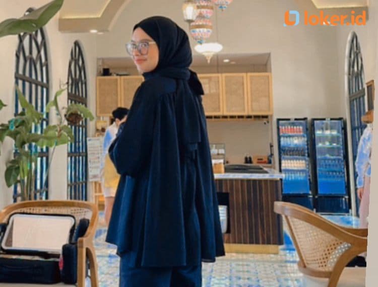 perjalanan-karir-fashion-designer-aghata-tahun-2024