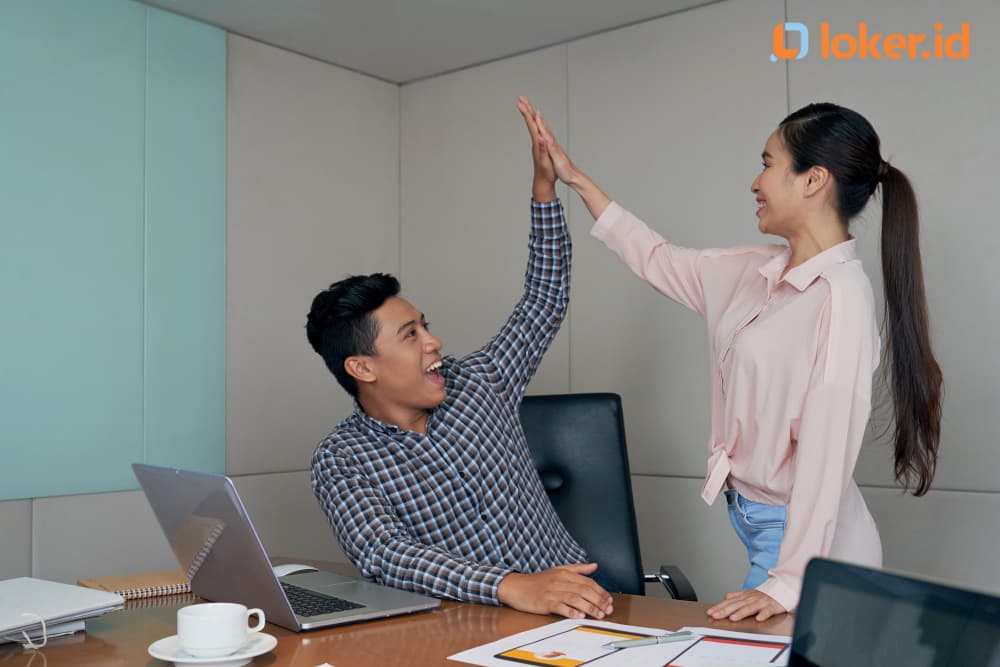 10 Tips Membangun Kepercayaan Sesama Rekan Kerja