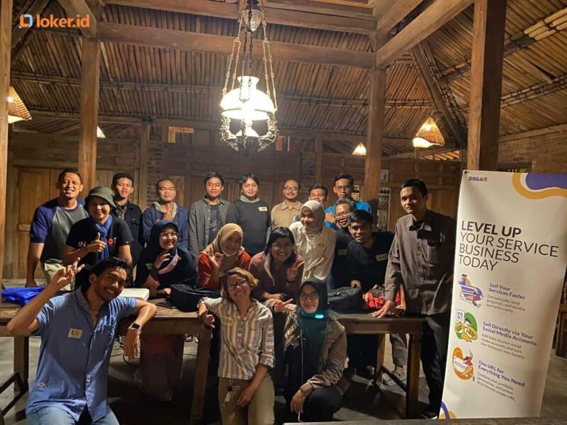 pengalaman-aji-sebagai-communication-specialist-tahun-2024