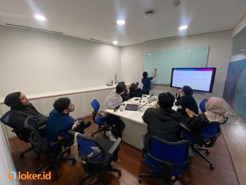 meeting-video-producer-monica-tahun-2025
