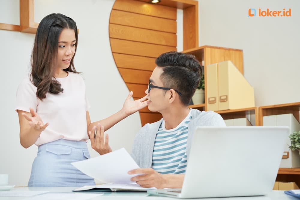 Mengapa Tidak Boleh Oversharing di Lingkungan Kantor