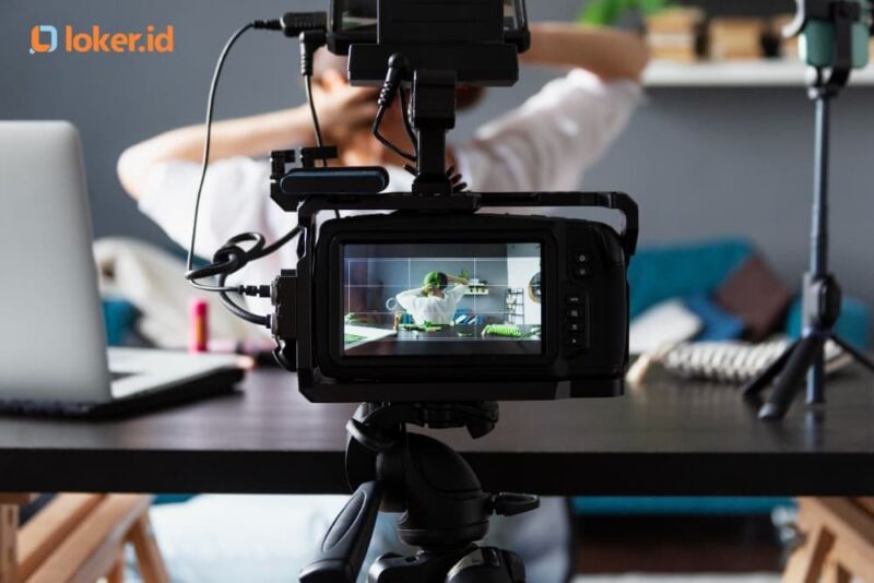 pengalaman-monica-menjadi-video-producer-tahun-2025
