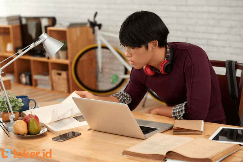 Berkarier sebagai Freelance